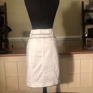 Cache professional cream skirt. Good condition.